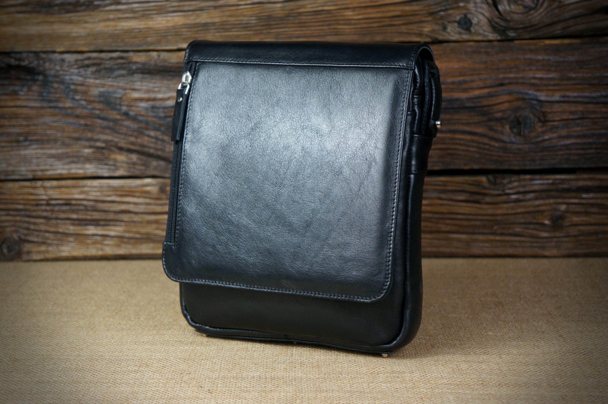 Melna dabīgas ādas soma 64BL0-1 BG 